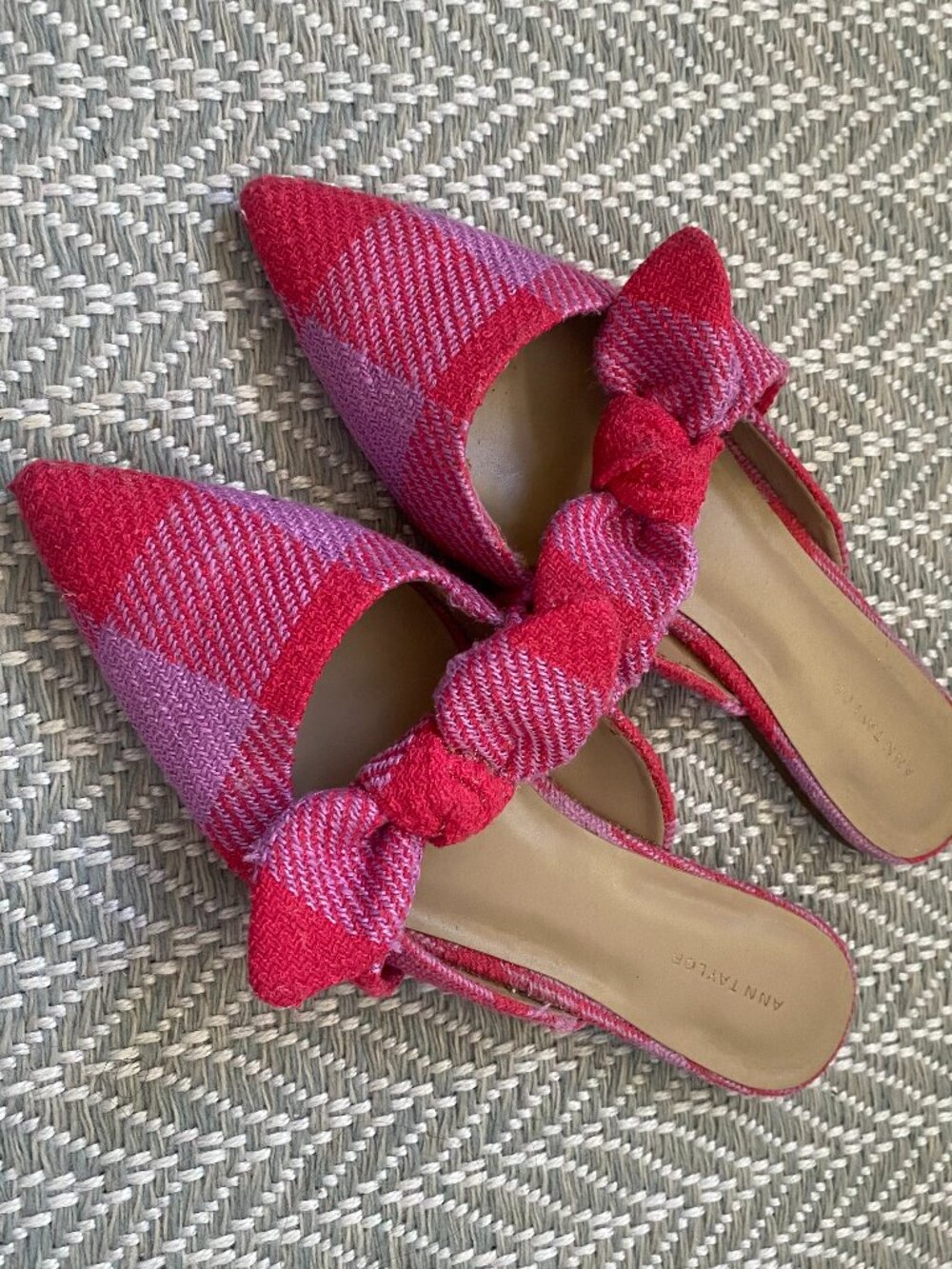 ANN TAYLOR PInk Check Bow Flat Mules Size 7